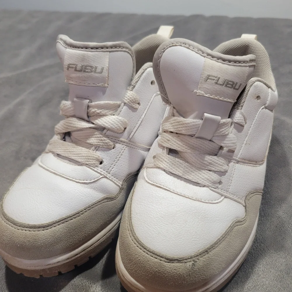 FUBU Mens White Gray Low Top Sneakers Shoes BYFB23SC00‎ Size 2 USA